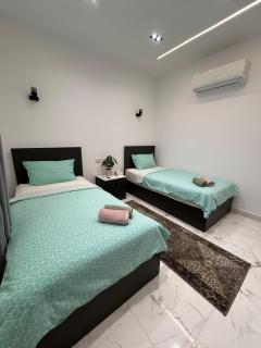 Endless Summer - 2BR Apartment - 2nd Floor - 3
