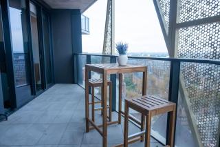 Koala Stay Luxury CBD Retreat with Skyline Views - 7