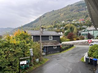 Central - Mountain View Duplex - Balcony - 1