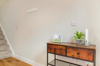 Brand New 4BR House Free Parking - 5