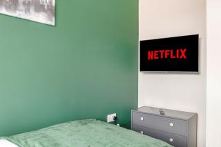 Brand New 4BR House Free Parking - 1