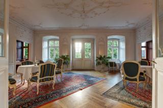 Schlosshotel Bad Neustadt - 3