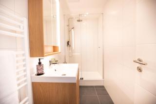 Urban Smart Living with balcony near Basel SBB & City Center - Special TRIO PICASSO 32 Apartment, up to 4 guests - Basilea - 8