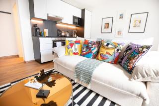 Urban Smart Living with balcony near Basel SBB & City Center - Special TRIO PICASSO 32 Apartment, up to 4 guests - Basilea - 2
