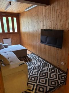 Cosy Alpine Chalet Near MorzineAvoriaz Sleeps 6 - 1