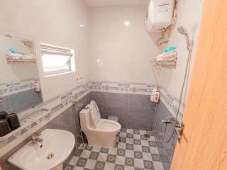 Q Homestay - 1