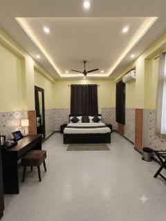 Hotel Angad - 4