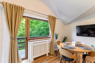 Hublou Home - Entire Floor in Forest Villa - 9