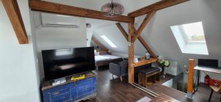 Exclusives Loft mit Klimaanlage, Parkplatz, Netflix, Disney, Wallbox, Dominos Pizza, Bahnhof Falkensee 8min - Berlin Hbf 23min - Falkensee - 9
