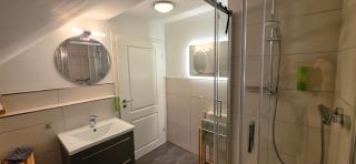 Exclusives Loft mit Klimaanlage, Parkplatz, Netflix, Disney, Wallbox, Dominos Pizza, Bahnhof Falkensee 8min - Berlin Hbf 23min - Falkensee - 1
