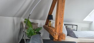Exclusives Loft mit Klimaanlage, Parkplatz, Netflix, Disney, Wallbox, Dominos Pizza, Bahnhof Falkensee 8min - Berlin Hbf 23min - Falkensee - 7