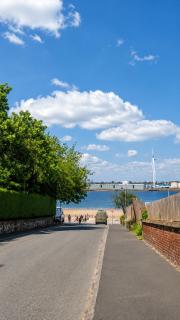 2BR Cosy Wallasey Stay Near Liverpool WiFi Parking - 2