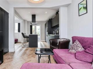 2BR Home with Garden in Selly Oak, Birmingham - 4