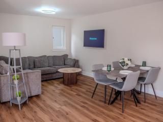 Cozy Bungalow Retreat in Edinburgh - 1