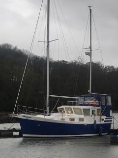 Boat Sleeps 4 with stunning Sea View - 5