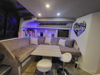 Boat Sleeps 4 with stunning Sea View - 2