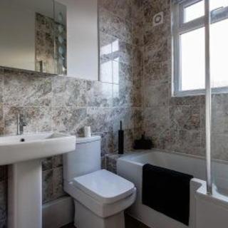 Darlington - House - Sleeps 6 - Central Location - 9