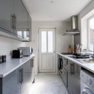 Darlington - House - Central Location - Sleeps 6 - 1