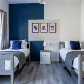 Darlington - House - Central Location - Sleeps 6 - 7
