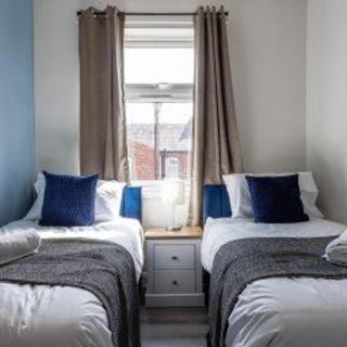 Darlington - House - Central Location - Sleeps 6 - 8