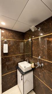 Bamboo Bliss Private Jacuzzi Stay - 1
