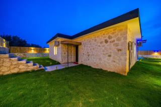 Stylishly Designed Villa with Private Pool - 2