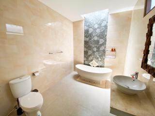 Vishnu Villa - Ubud Jungle Retreat with shared pool - C - 7