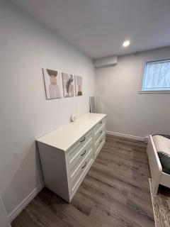 Laval Modern Home Stylish And Spacious Stay - 9
