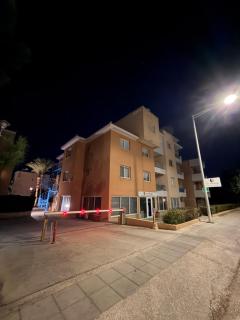 Iris Village Renovated 2BR Pool Apt Kato Paphos - 9