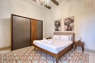 Birkirkara Character House with Courtyard and indoor pool - 7