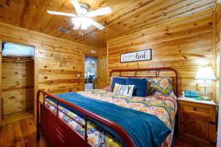 Kickin' Back - Secluded Cabin - 4