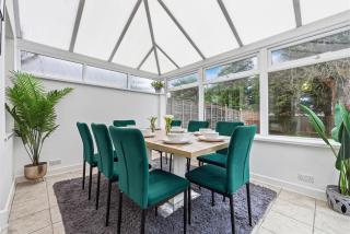 House Sleeps 9 with Enclosed Garden - 3