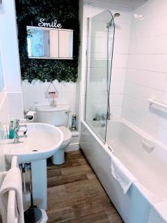 Cosy Riverside Apartment - Woodsmill Quay FREE PARKING - 6
