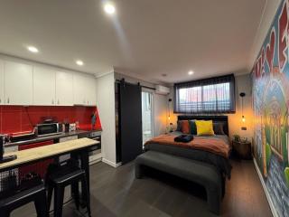 A Cool Little Hideaway in the Heart of Fitzroy - 7