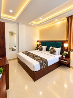 Hotel Royal Tark Plaza Near IGI Airport Delhi - 5