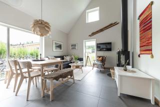 Home for 6 with Sauna & Fireplace - 2