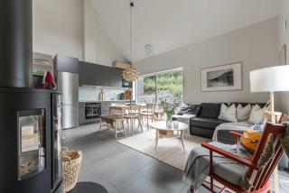 Home for 6 with Sauna & Fireplace - 1