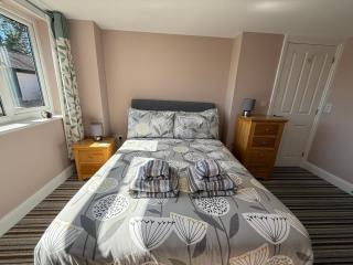 Greenbanks 2 Damerham Self Catering - 2