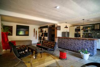 Sunset Villa at Forest Hill House - 6