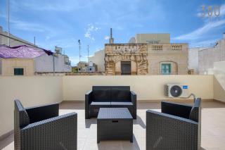 Sliema House with Roof Terrace and Maltese Balcony - 3