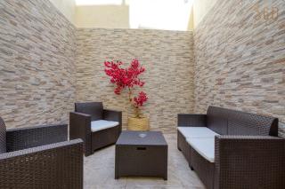 Sliema House with Roof Terrace and Maltese Balcony - 0