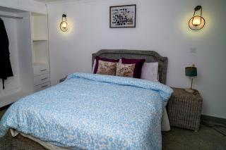 Sunset Villa at Forest Hill House - 3