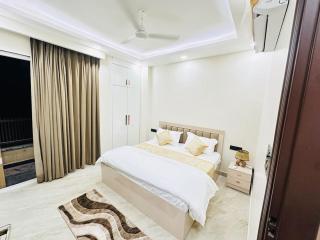 Mivaann villa 5 Min to Metro & Hubs - 1