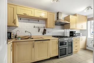 Large Family House, 4 Bedrooms, 2,5 Bathrooms - 3