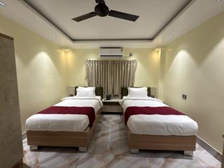 Himasri Hotel - 5