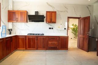 5 bedroom creek villa, pool,ac in nyali - 7