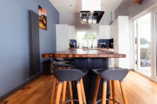 4 BR Luxury Seaview Cottage By Fairy Pools with Hot Tub SH2 - 5