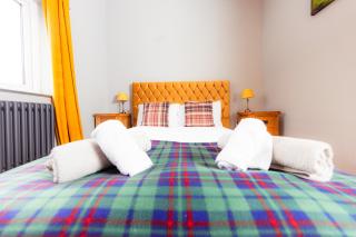 4 BR Luxury Seaview Cottage By Fairy Pools with Hot Tub SH2 - 2