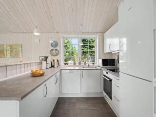 Holiday Home Heidrun - 400m from the sea by Interhome - 5
