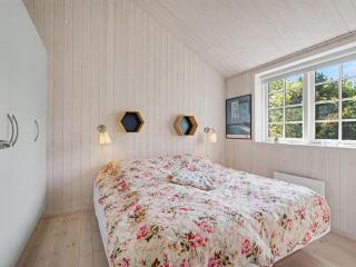 Holiday Home Heidrun - 400m from the sea by Interhome - 1